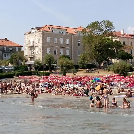 Sunshine- Center Of *