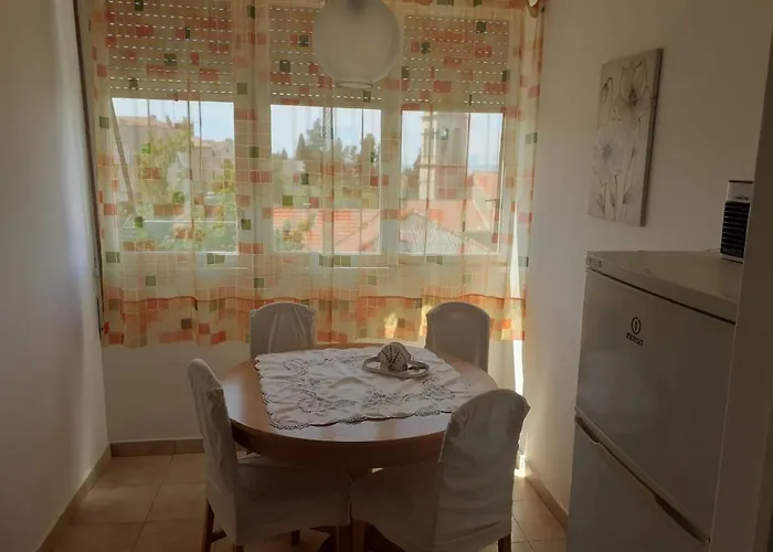 Sunshine- Center Of *